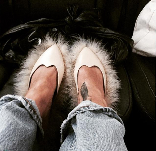 Дуучин Риннагийн $560 үнэтэй гаж гутал